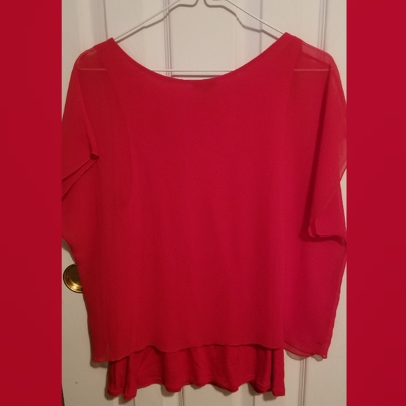 NWOT Layered Express Top - Picture 3 of 4